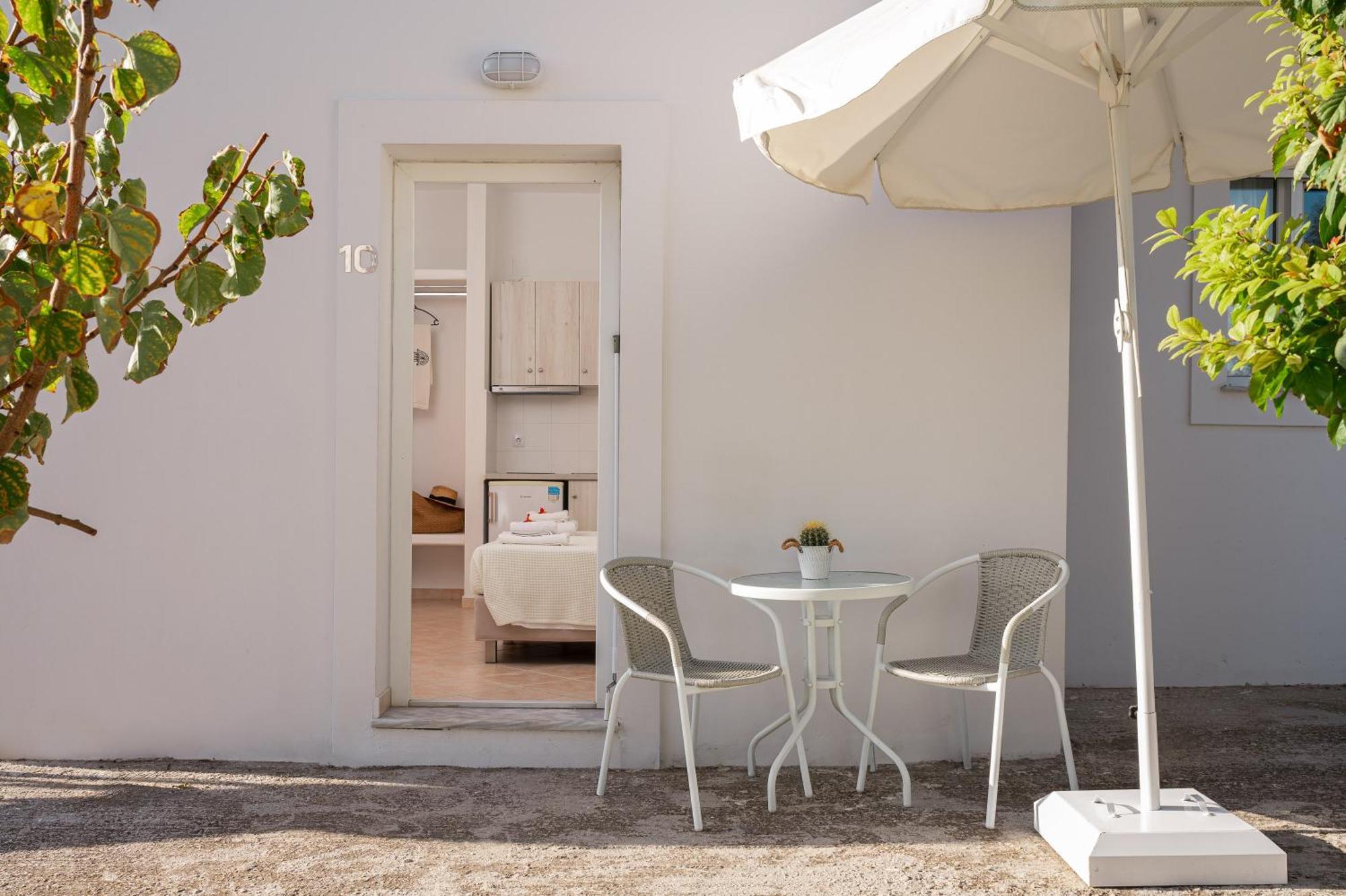Naftilos Rosmarinus Apartments Potokáki Esterno foto